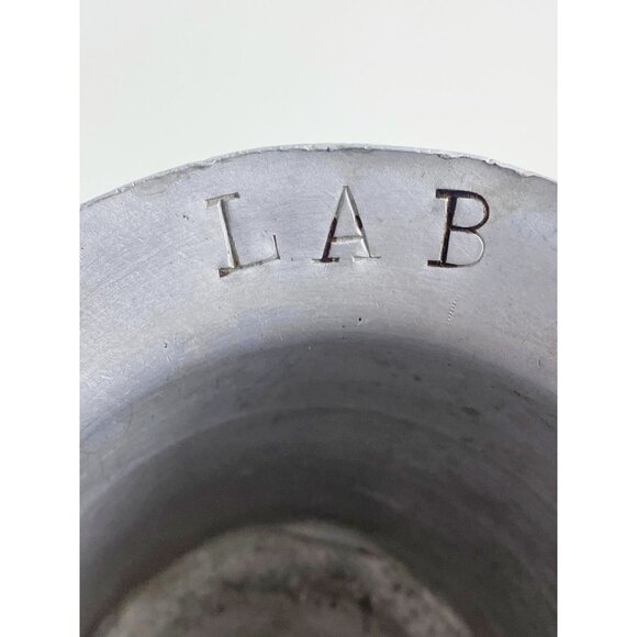 Vintage 1 Qt Aluminum Measuring Pitcher Handle Stamped LAB Laboratory Science - Picture 4 of 6